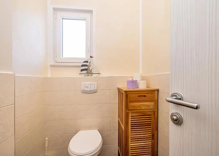 House Seascape I With Private Pool And Spacious Garden Casa vacanze Malinska