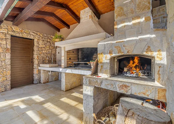 House Seascape I With Private Pool And Spacious Garden * Malinska