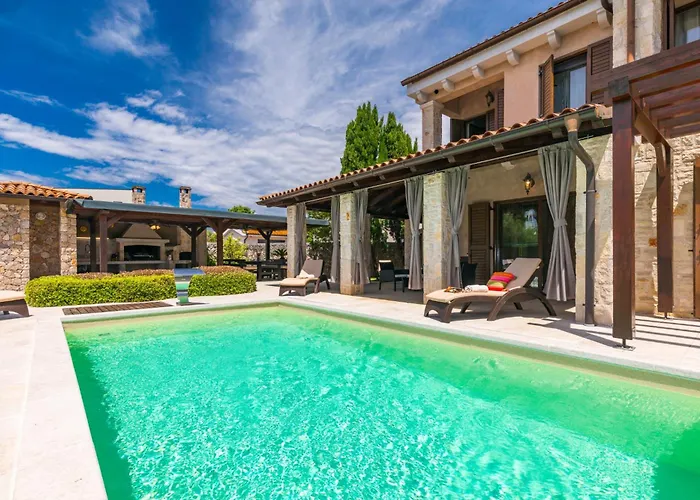 House Seascape I With Private Pool And Spacious Garden *