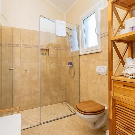 House Seascape I With Private Pool And Spacious Garden Nyaraló Malinska