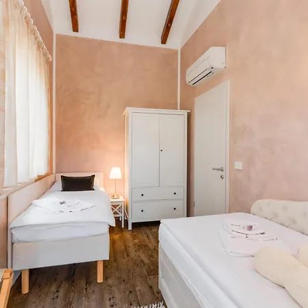 House Seascape I With Private Pool And Spacious Garden Malinska