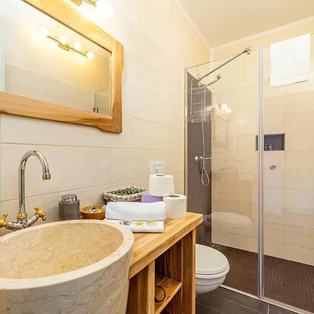 House Seascape I With Private Pool And Spacious Garden Nyaraló