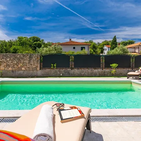 House Seascape I With Private Pool And Spacious Garden * Malinska