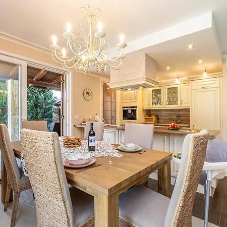 House Seascape I With Private Pool And Spacious Garden Nyaraló Malinska