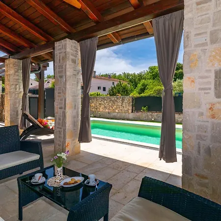 House Seascape I With Private Pool And Spacious Garden Nyaraló *