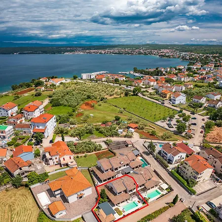 House Seascape I With Private Pool And Spacious Garden * Malinska