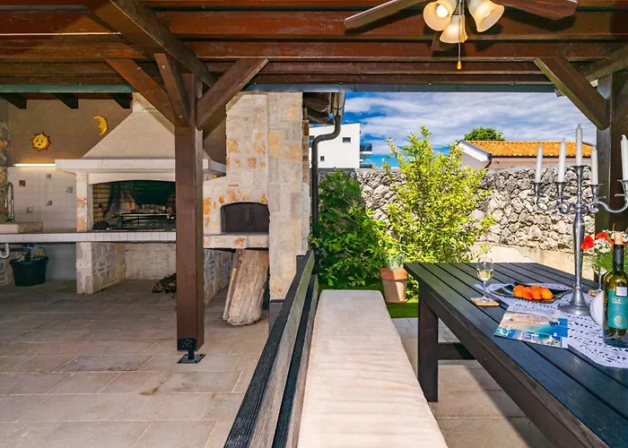 펜션 House Seascape I With Private Pool And Spacious Garden